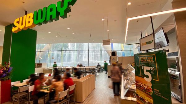 Subway® Singapore will be giving out free Double Cheese Chicken sub at Suntec from 19 - 21 April 24